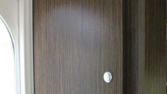 CIRRUS 920 - Boiseries de style européen avec bouton-poussoir