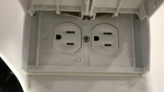 CIRRUS 920 - Prises électriques extérieures 110 / 12 volts